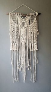 dit is een wit wandkleed